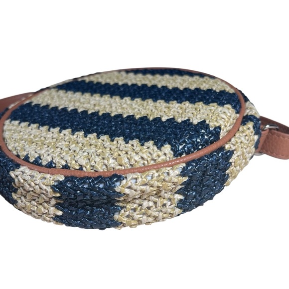 Thirty One Jewell Round Canteen Style Crossbody Purse Tan Navy Striped Straw NWT - Picture 10 of 16